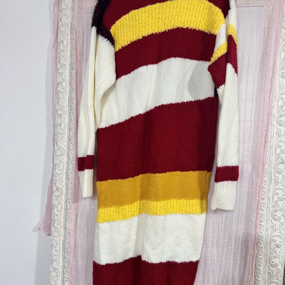 Hera Collection Cream and Red Knit Cardigan - Picture 4 of 7